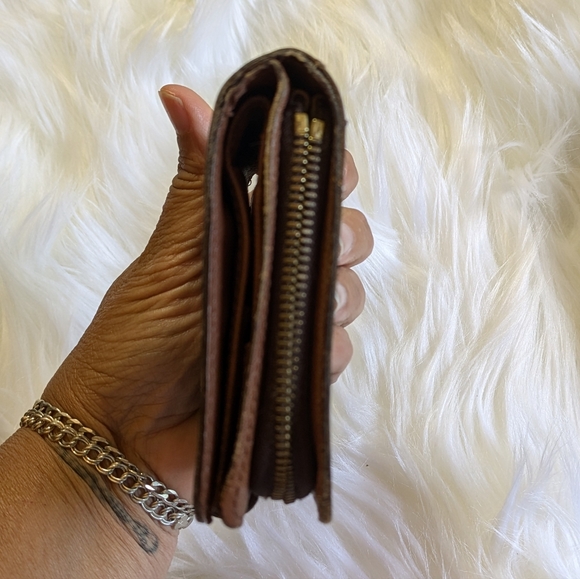 Louis Vuitton Monogram Canvas Compact Wallet MI0919 - Picture 8 of 10